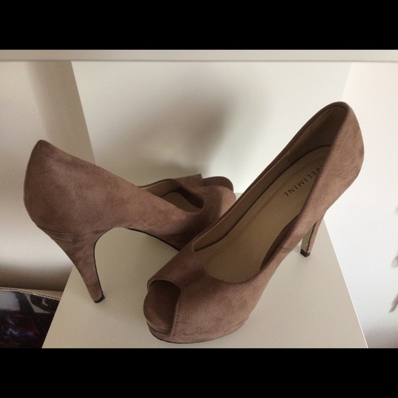 Beige/Tan Suede Shoes Peep Toe Heels - Picture 6 of 7